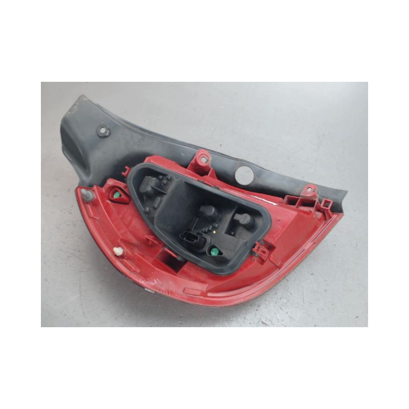 FEU ARRIERE DROIT RENAULT CLIO