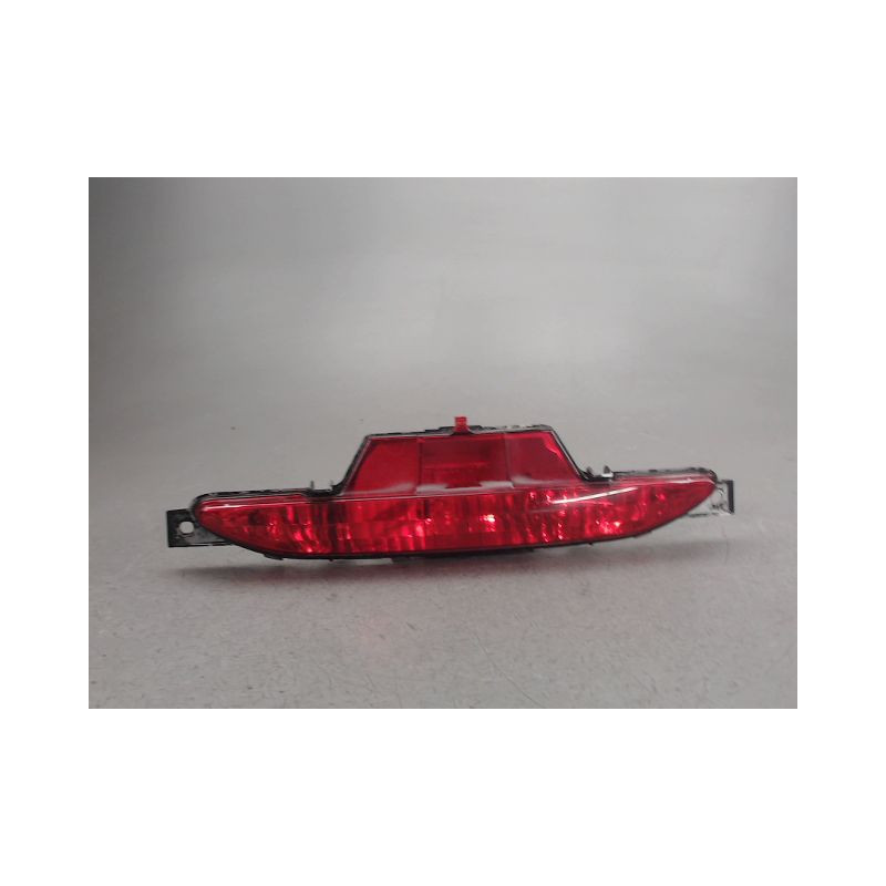FEU BROUILLARD CENTRAL ARRIERE PEUGEOT 208