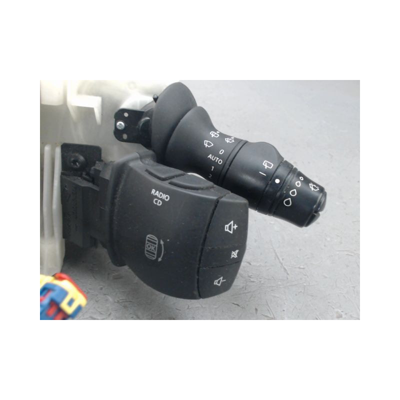 BLOC COMMODOS RENAULT MEGANE