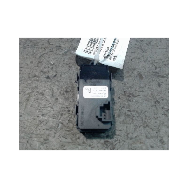 BOUTON DE WARNING MERCEDES CLASSE E 2006-