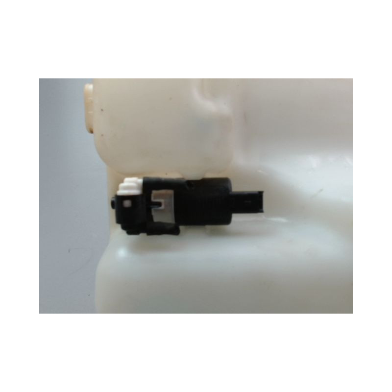 RESERVOIR LAVE-GLACE AVANT RENAULT MEGANE BREAK III Phase 2 2012-2014