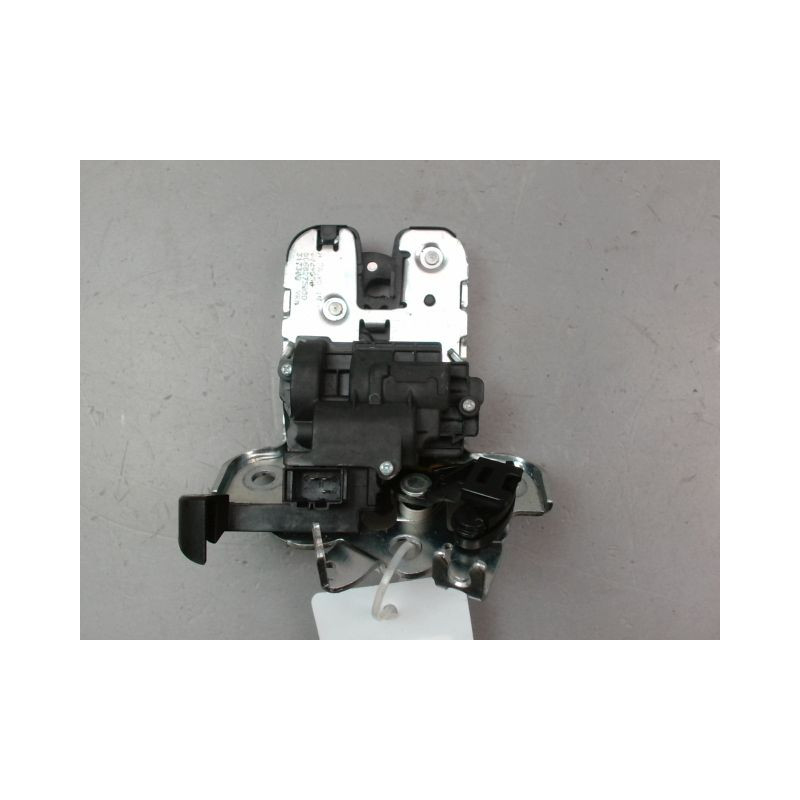 SERRURE COFFRE ARRIERE VOLKSWAGEN JETTA 2005-