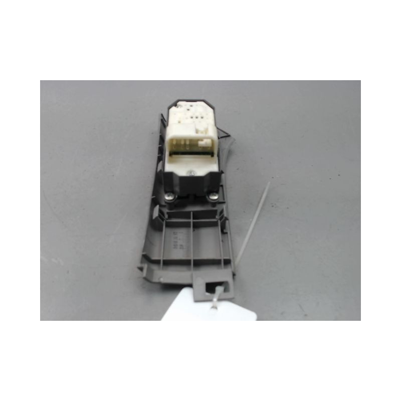COMMANDE LEVE-GLACE PORTE AVG TOYOTA YARIS II Phase 1 2005-2009