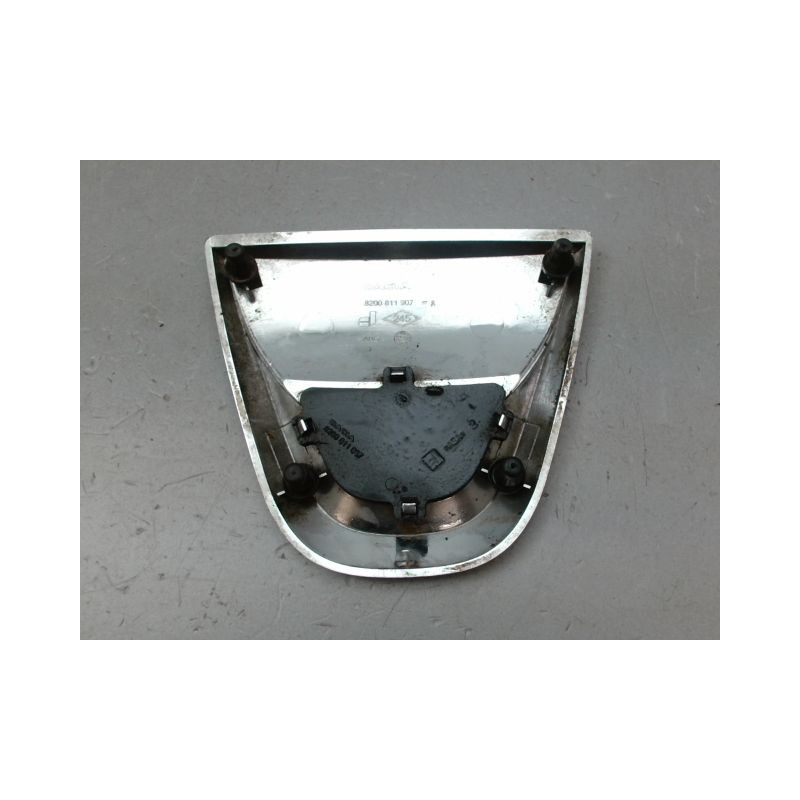 SIGLE CALANDRE DACIA SANDERO I 2008-2012