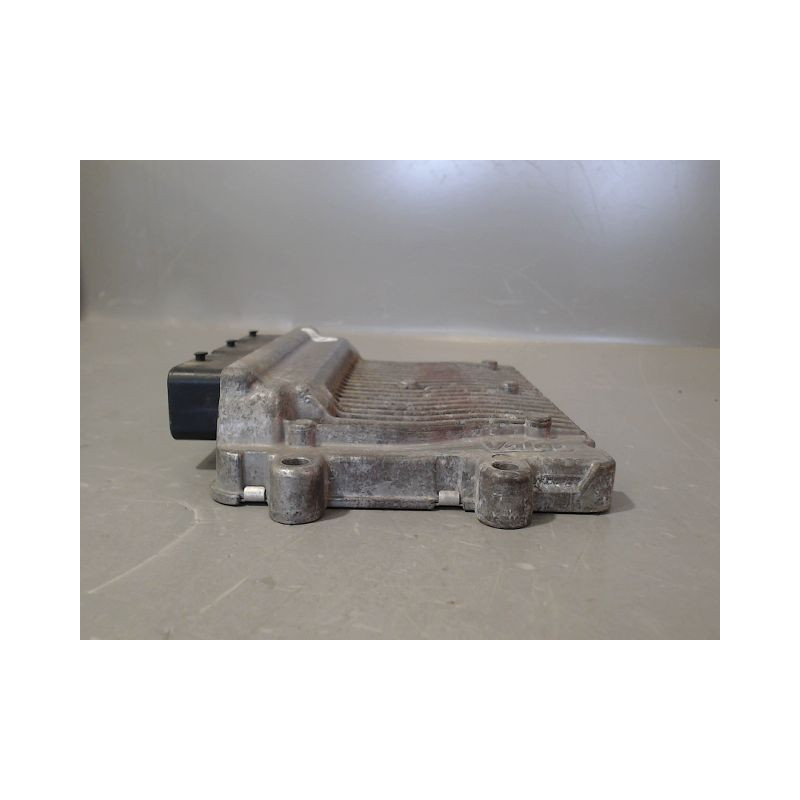 CALCULATEUR MOTEUR PEUGEOT 206+ 09-13