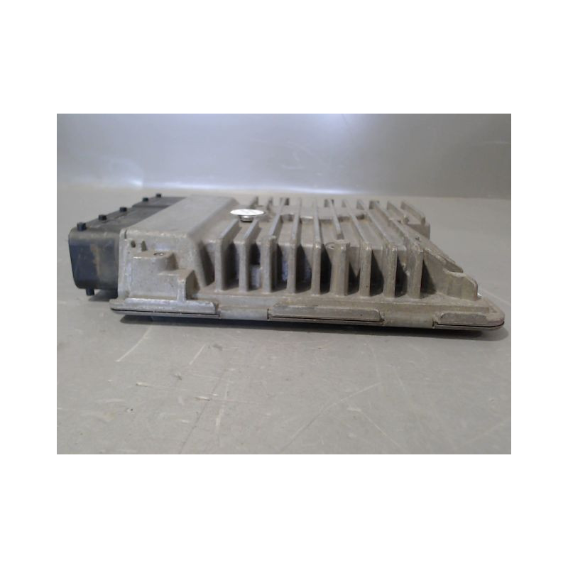 CALCULATEUR MOTEUR SKODA FABIA II PH2 10 -14