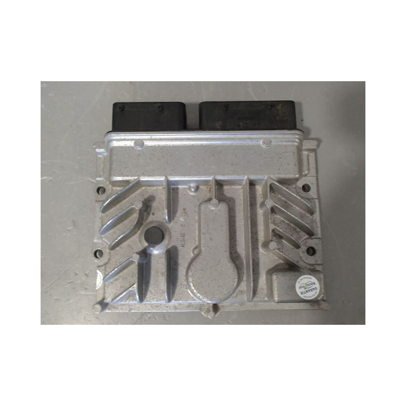 CALCULATEUR MOTEUR OPEL MERIVA II 2010-2014