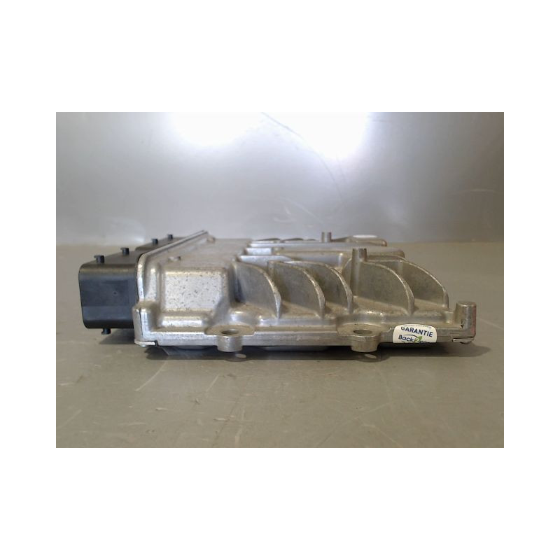 CALCULATEUR MOTEUR OPEL MERIVA II 2010-2014