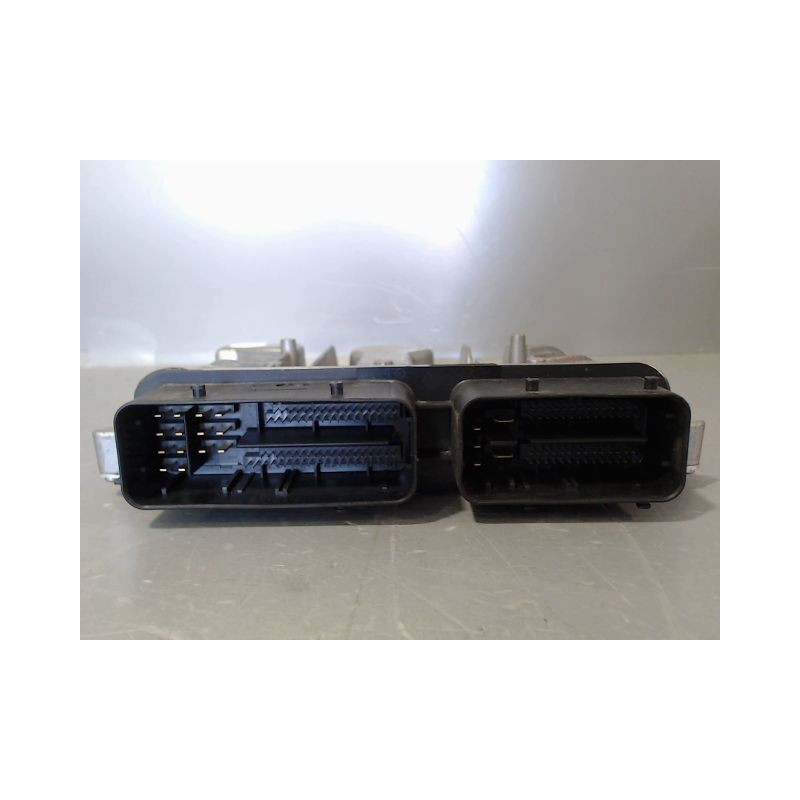 CALCULATEUR MOTEUR OPEL MERIVA II 2010-2014