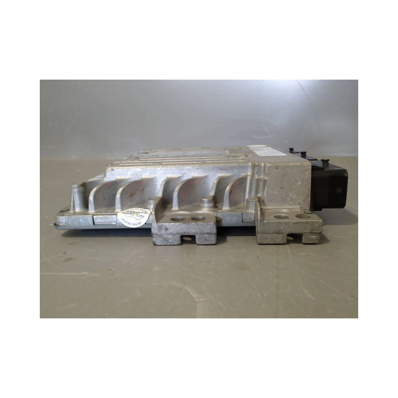 CALCULATEUR MOTEUR RENAULT MEGANE