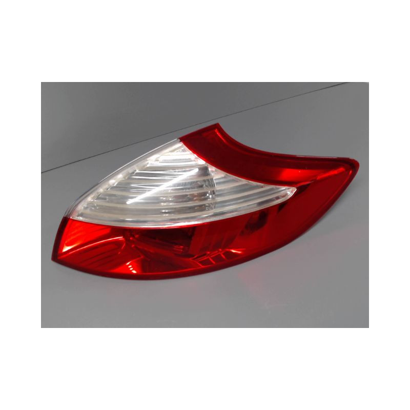 FEU ARRIERE DROIT RENAULT MEGANE