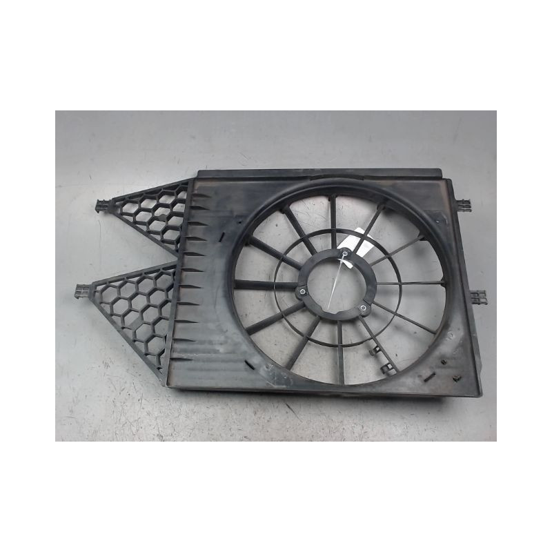 SUPPORT DE VENTILATEUR VOLKSWAGEN POLO 2009-