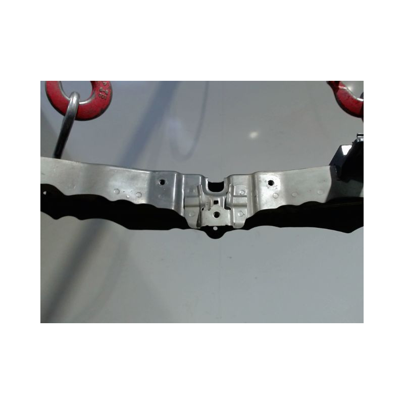 TRAVERSE SUPERIEURE ARMATURE AVANT TOYOTA AURIS 2010-