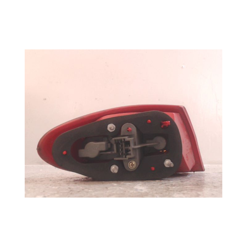 FEU ARRIERE DROIT ALFA ROMEO 147 3P