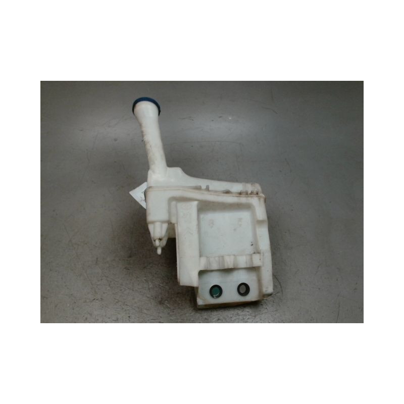 RESERVOIR LAVE-GLACE AVANT TOYOTA AYGO 3P