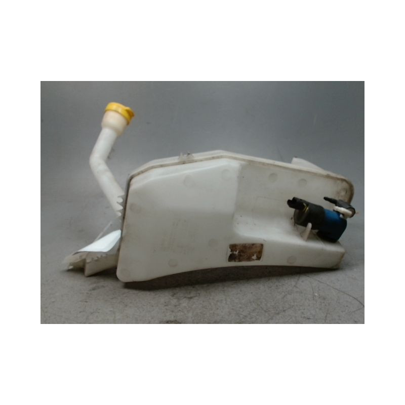 RESERVOIR LAVE-GLACE AVANT RENAULT CAPTUR