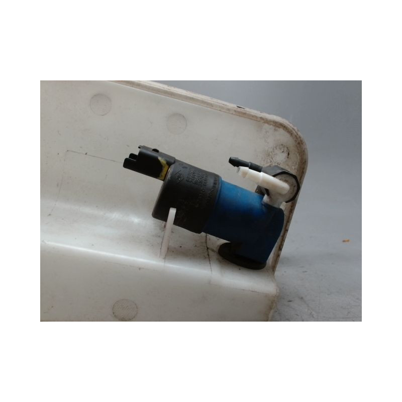 RESERVOIR LAVE-GLACE AVANT RENAULT CAPTUR