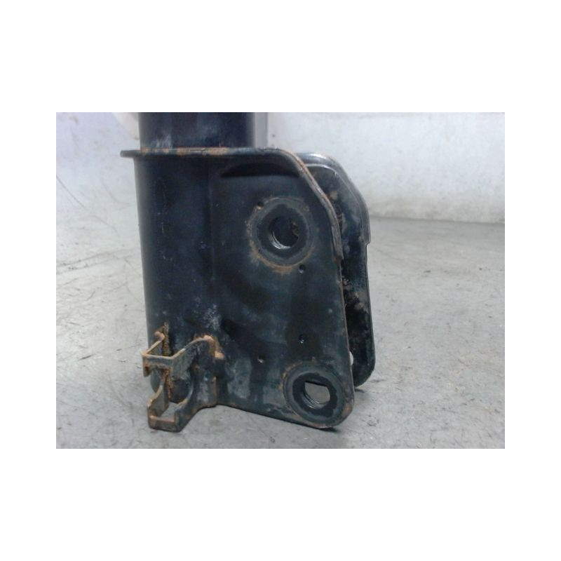 AMORTISSEUR AVANT DROIT RENAULT TRAFIC