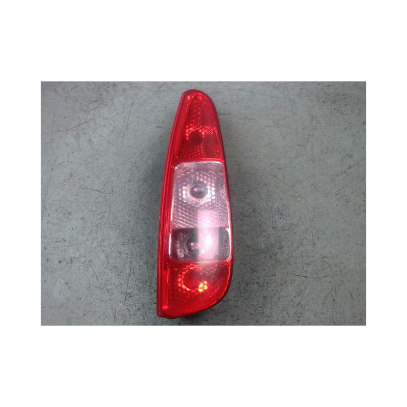 FEU ARRIERE GAUCHE  PEUGEOT 807