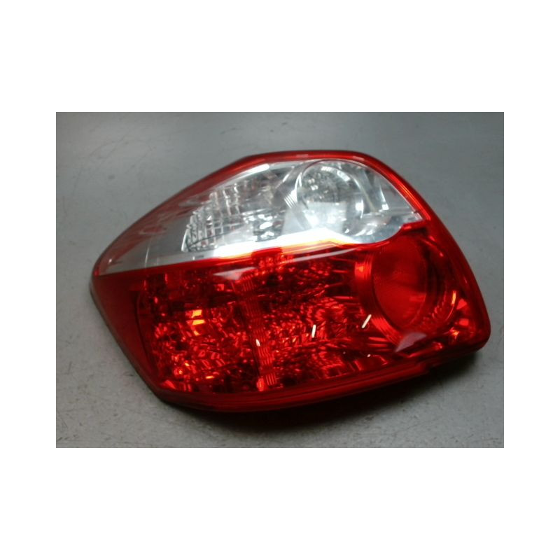 FEU ARRIERE GAUCHE  TOYOTA AURIS