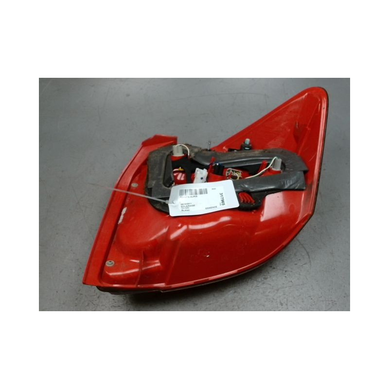 FEU ARRIERE GAUCHE  TOYOTA AURIS