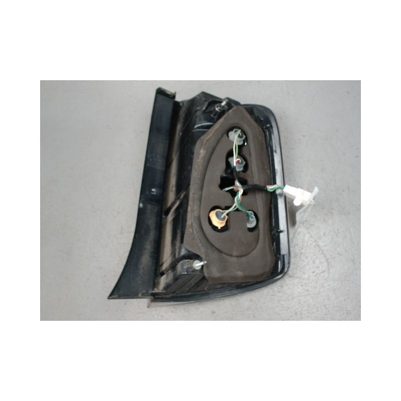 FEU ARRIERE GAUCHE  TOYOTA PRIUS 2004-