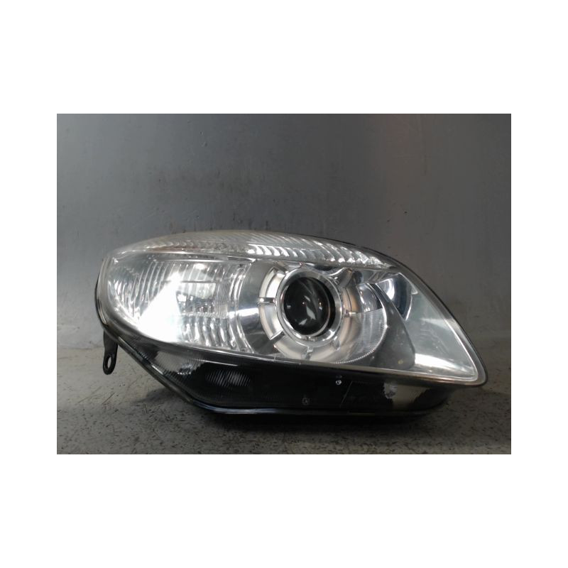 PHARE DROIT SKODA ROOMSTER