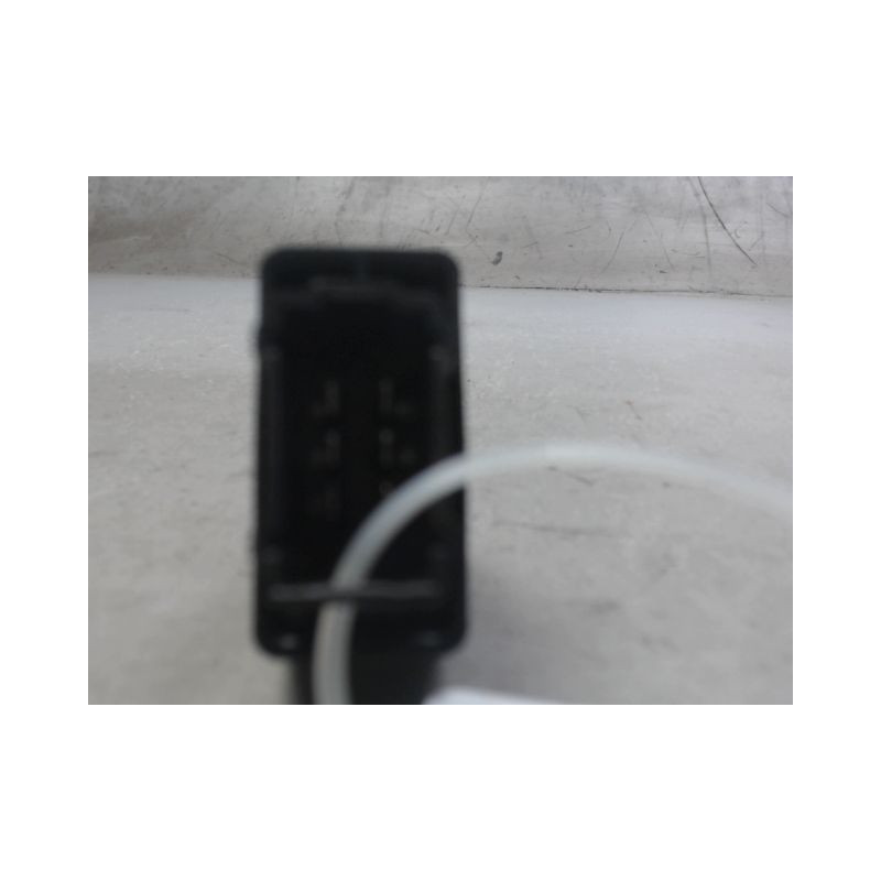COMMANDE LEVE-GLACE PORTE AVD PEUGEOT PARTNER TEPEE 2008-