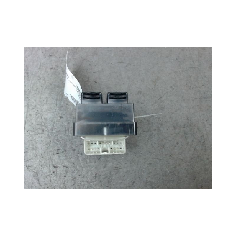 COMMANDE LEVE-GLACE PORTE AVG SUZUKI SWIFT
