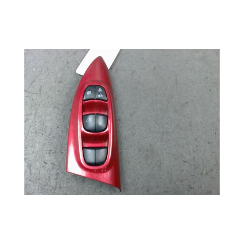 COMMANDE LEVE-GLACE PORTE AVG NISSAN JUKE