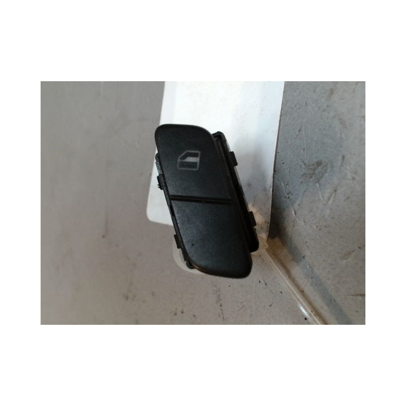 COMMANDE LEVE-GLACE PORTE AVD VOLKSWAGEN POLO 02-05