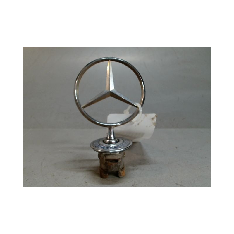 SIGLE CALANDRE MERCEDES CLASSE E BREAK 2003-