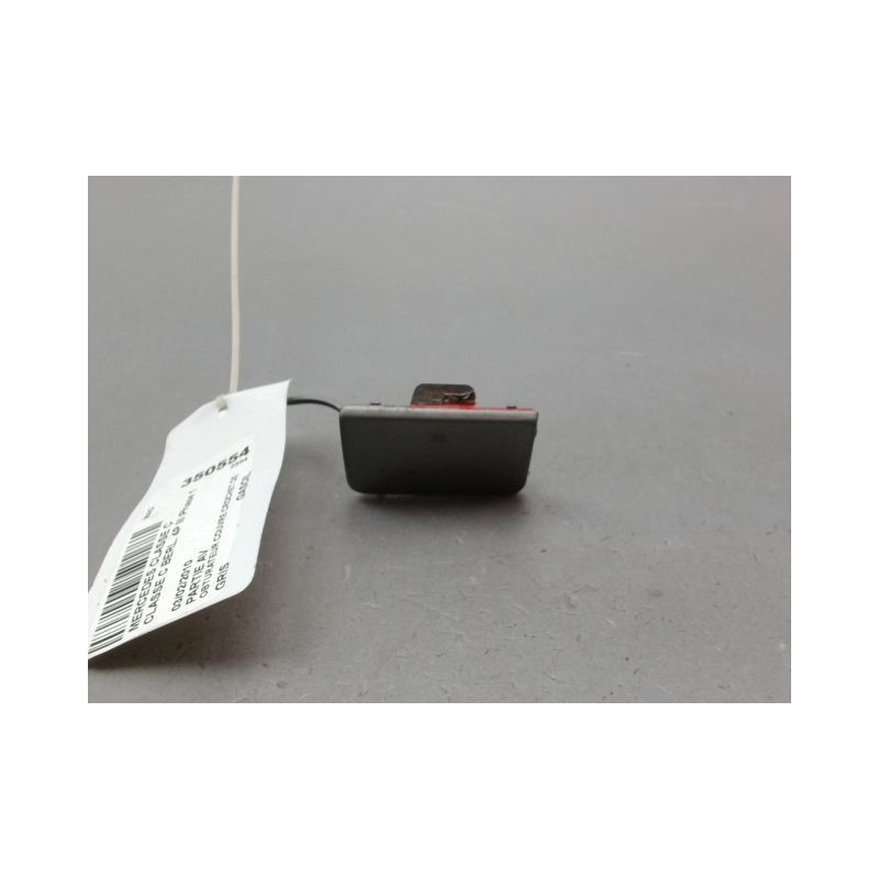 OBTURATEUR COUVRE CROCHET DE BOUCLIER AV MERCEDES CLASSE C BERL. III Phase 1 (204) 2007-2010