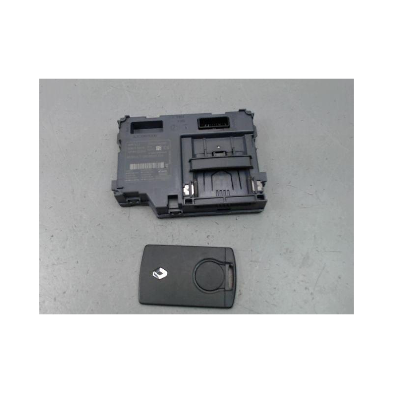 LECTEUR DE CARTE RENAULT CAPTUR Phase 1 2013-...