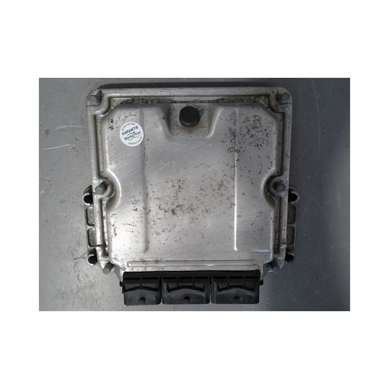 CALCULATEUR MOTEUR RENAULT LAGUNA
