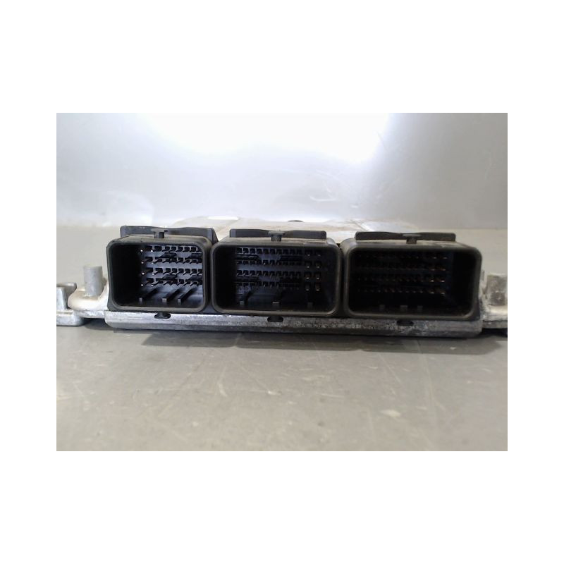 CALCULATEUR MOTEUR RENAULT LAGUNA