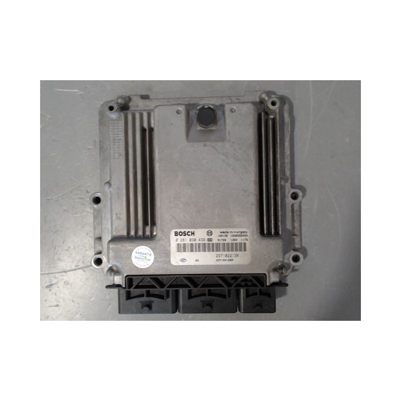 CALCULATEUR MOTEUR RENAULT CLIO