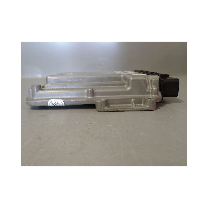CALCULATEUR MOTEUR RENAULT CLIO