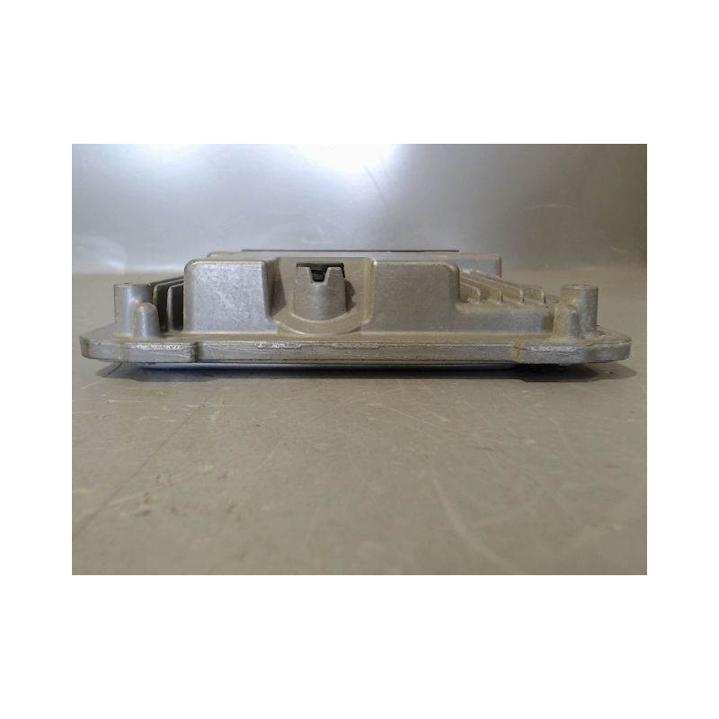 CALCULATEUR MOTEUR RENAULT CLIO