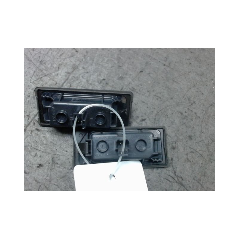 ECLAIREUR PLAQUE DE POLICE VOLKSWAGEN PASSAT