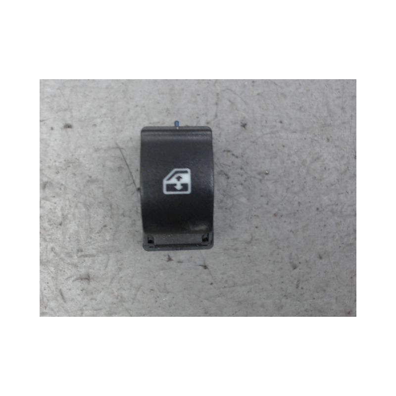 COMMANDE LEVE-GLACE PORTE AVD FIAT FIORINO