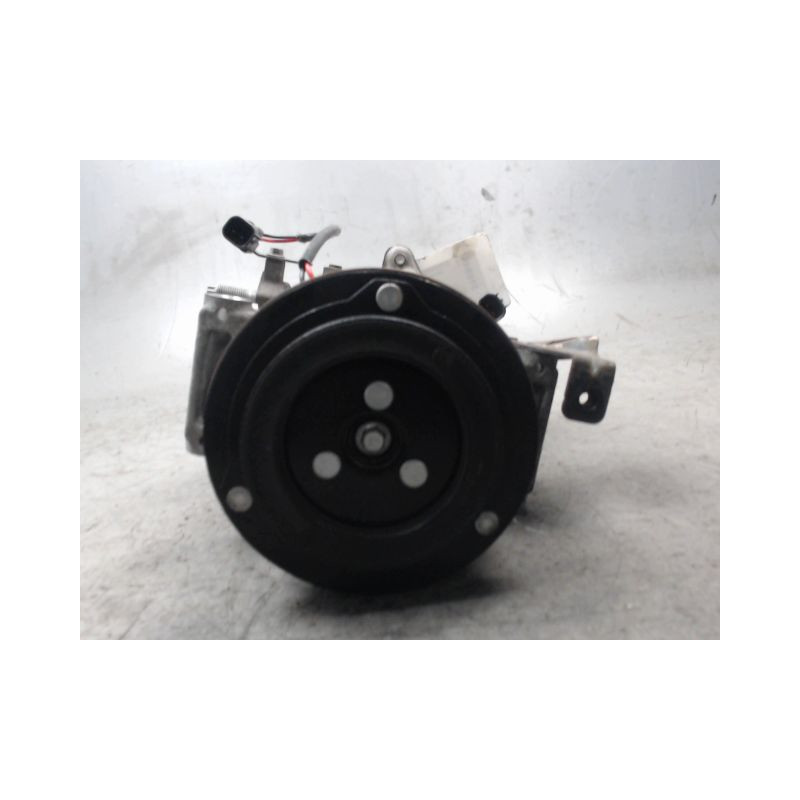 COMPRESSEUR AIR CONDITIONNE FORD FIESTA
