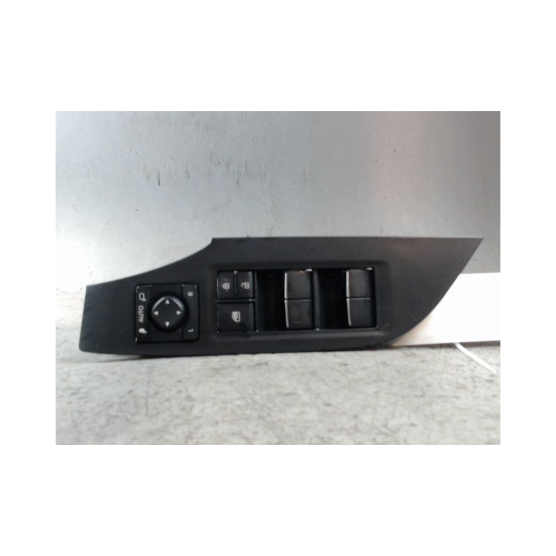 COMMANDE LEVE-GLACE PORTE AVG TOYOTA RAV4 2006