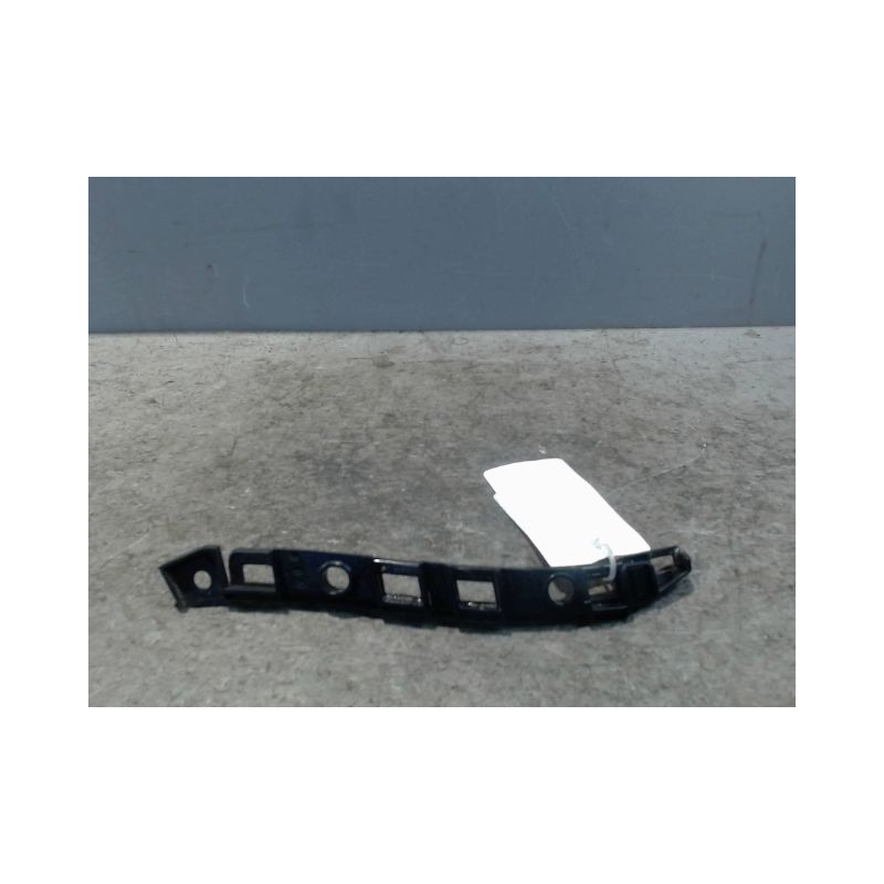 SUPPORT PARE-CHOC ARG MERCEDES CLASSE A 2004-