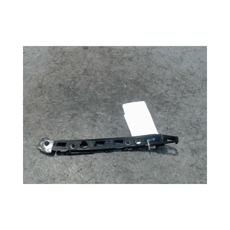SUPPORT PARE-CHOC ARG MERCEDES CLASSE A 2004-