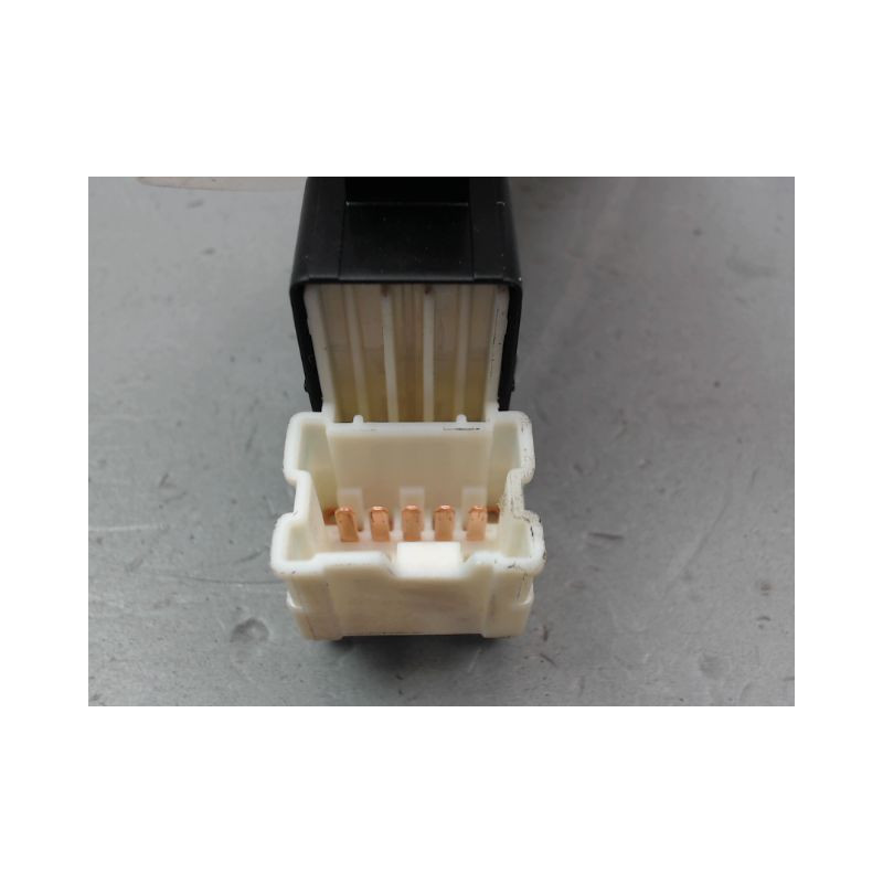 COMMANDE LEVE-GLACE PORTE ARG SUZUKI VITARA