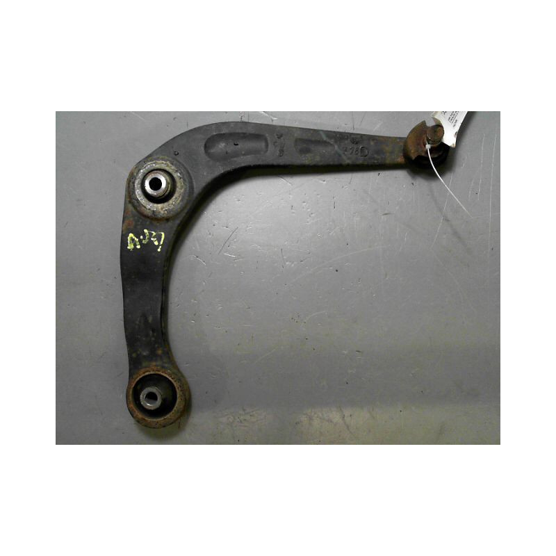 TRIANGLE INFERIEUR AVANT DROIT PEUGEOT 206
