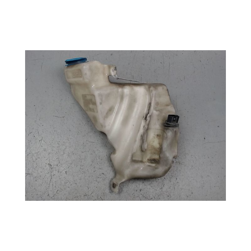 RESERVOIR LAVE-GLACE AVANT VOLKSWAGEN PASSAT 96-2000