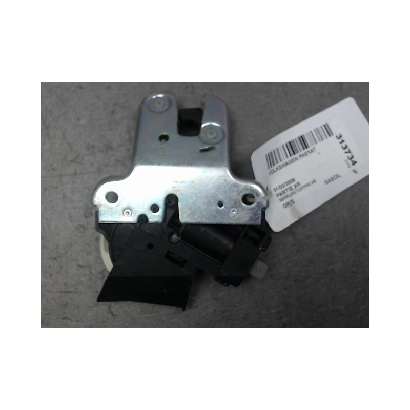 SERRURE COFFRE ARRIERE VOLKSWAGEN PASSAT