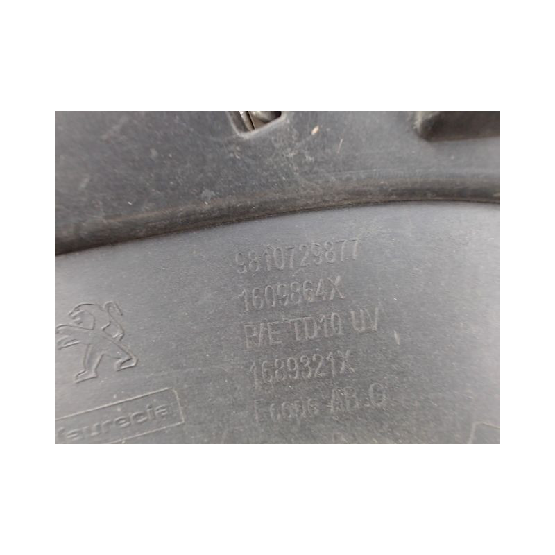 ENJOLIVEUR PARE-CHOC AVG PEUGEOT 208